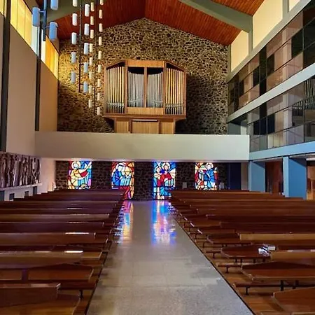 Pensión Residencia Sagrada Familia *