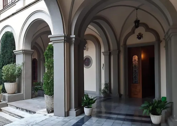 Residencia Sagrada Familia *